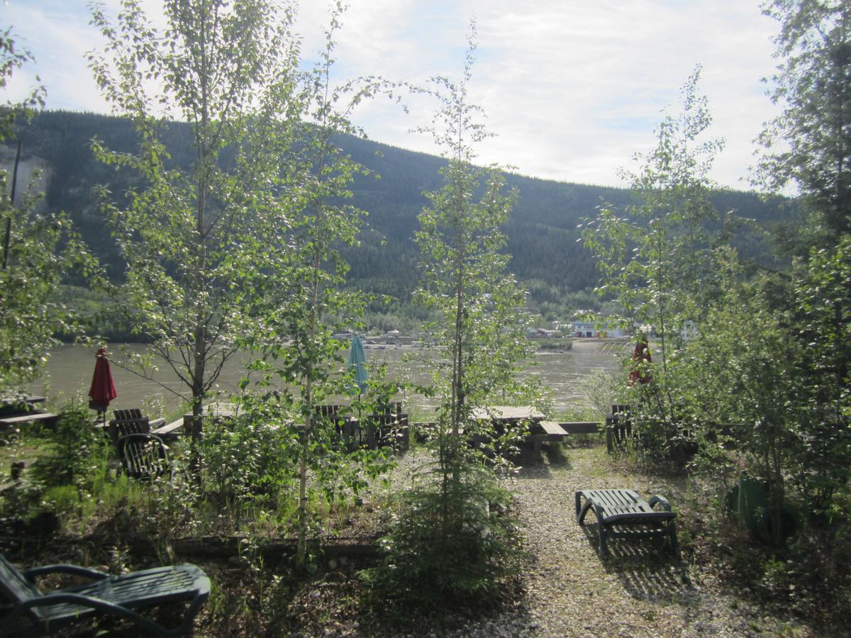 Dawson City River Hostel Exterior foto