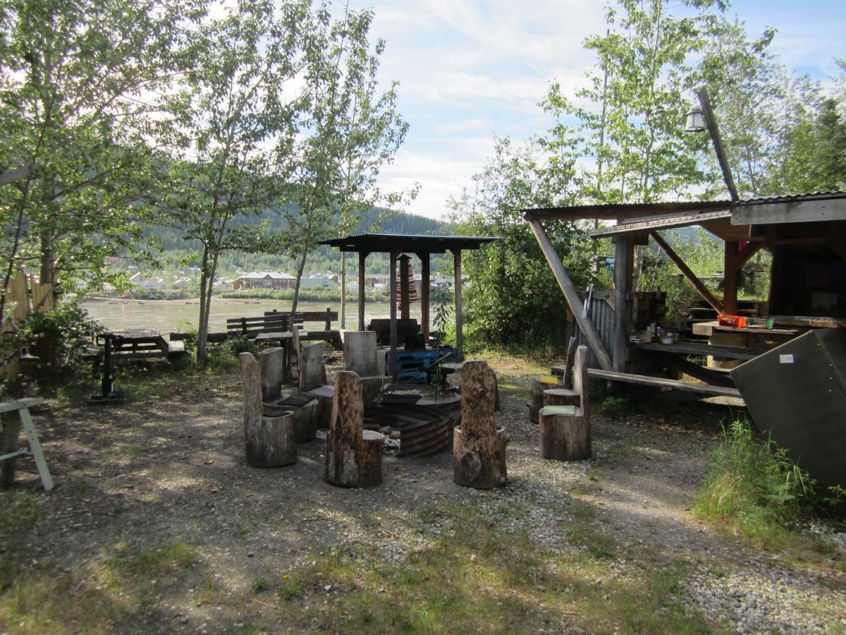 Dawson City River Hostel Exterior foto